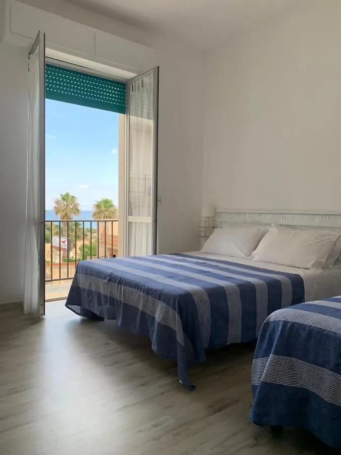 B&B Giallolumia Portopalo Di Capo Passero 0*,